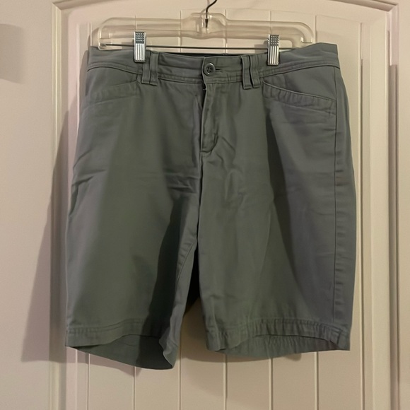 Green shorts - Picture 1 of 5